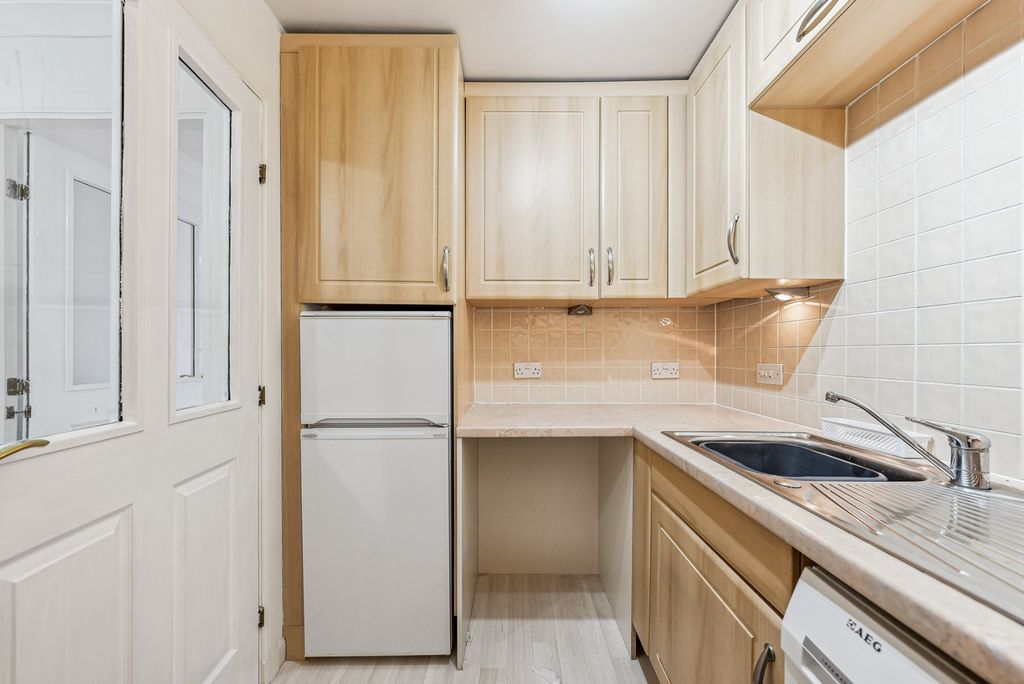 Additional image 4 of 1 bed flat to rentFlat 2, Falkirk, Stirlingshire FK1