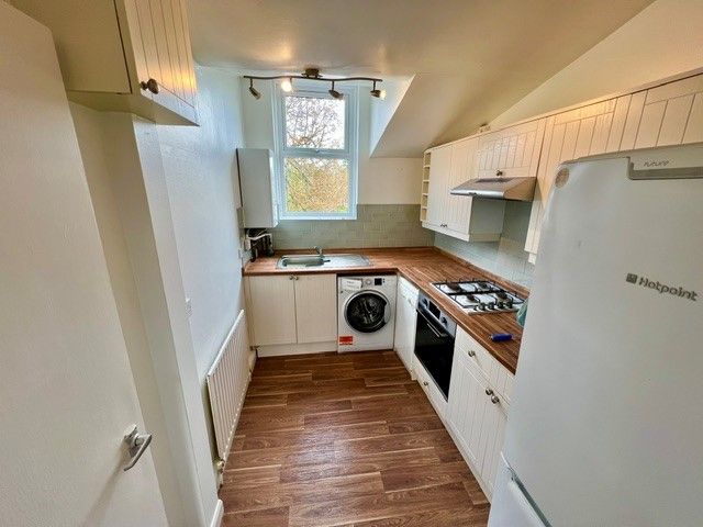 Property photo 3 of 7 Kitchen
