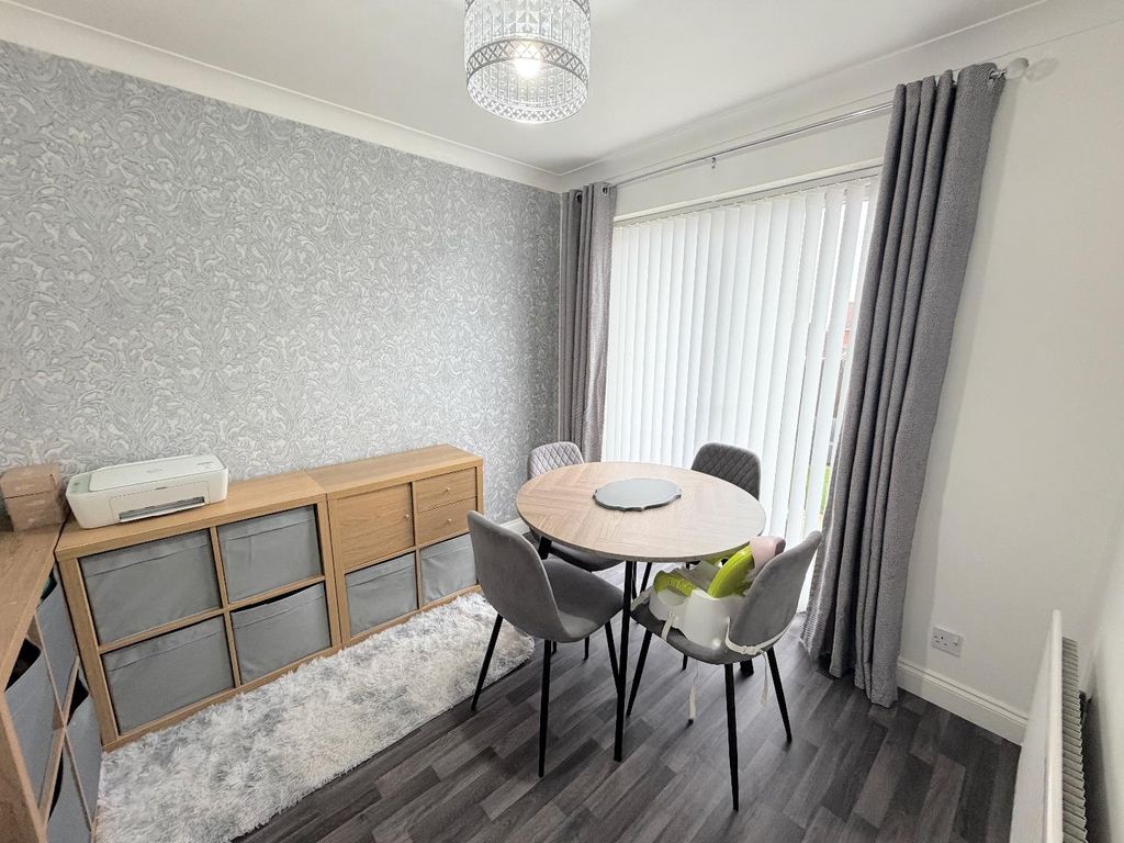 Property photo 3 of 11 Dining Room