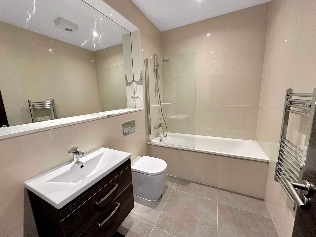 Property photo 2 of 8 Photo 4