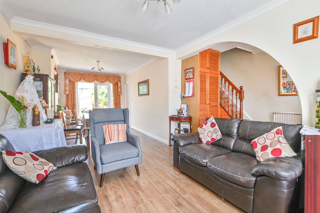 Property photo 3 of 10