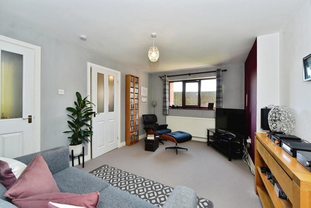 Property photo 2 of 17