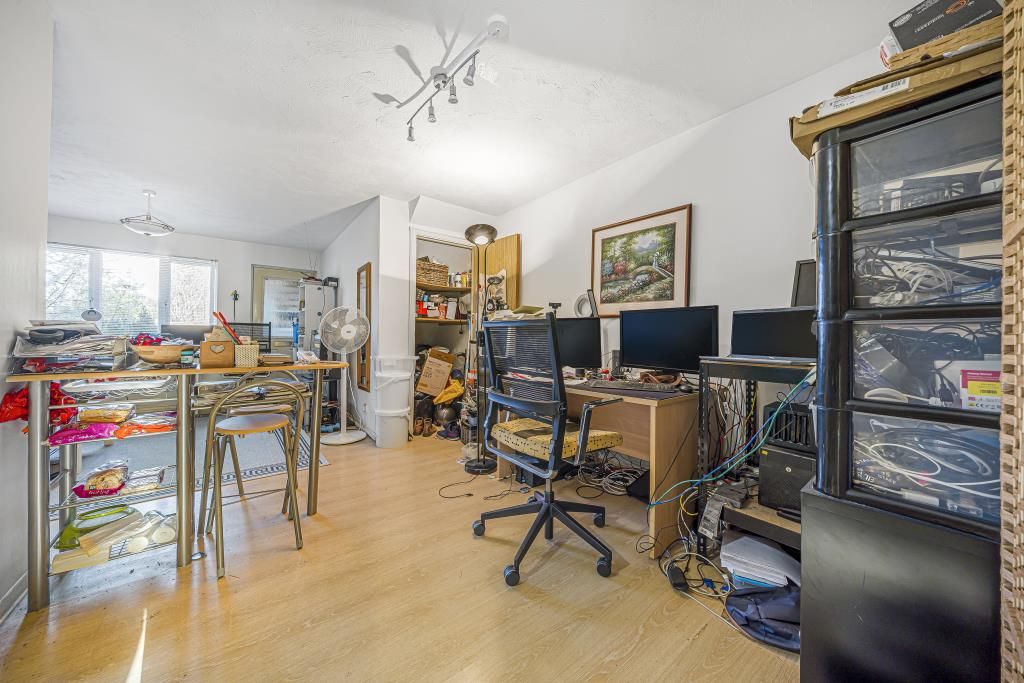 Property photo 2 of 10 Living Space