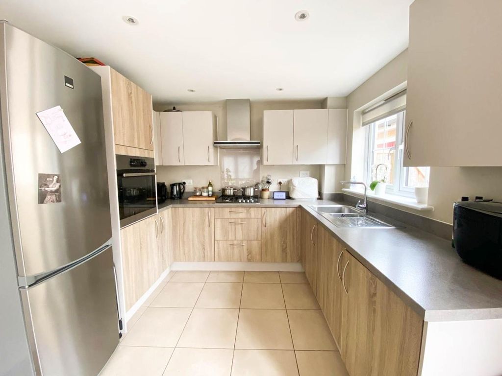 Property photo 2 of 15 729Ef61E-9B27-4A9F-8230-Ef78d06035E6.Jpg