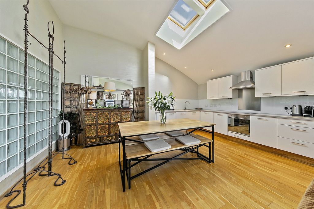 Property photo 3 of 10 Picture No. 06