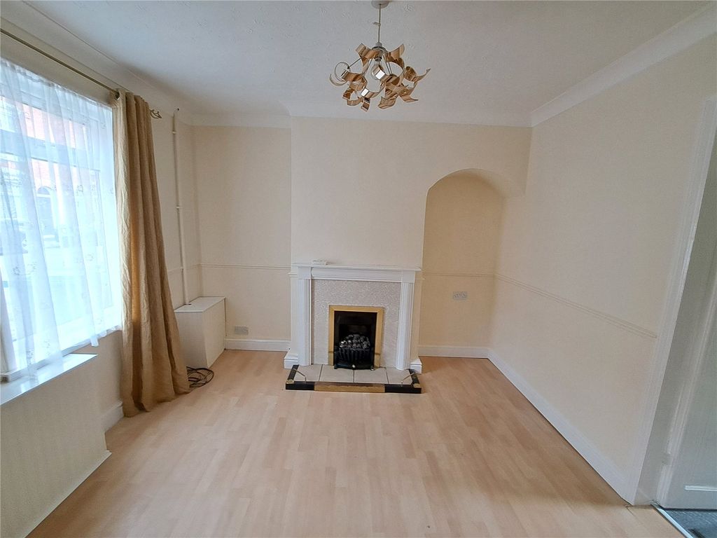 Property photo 2 of 9 Picture No. 12