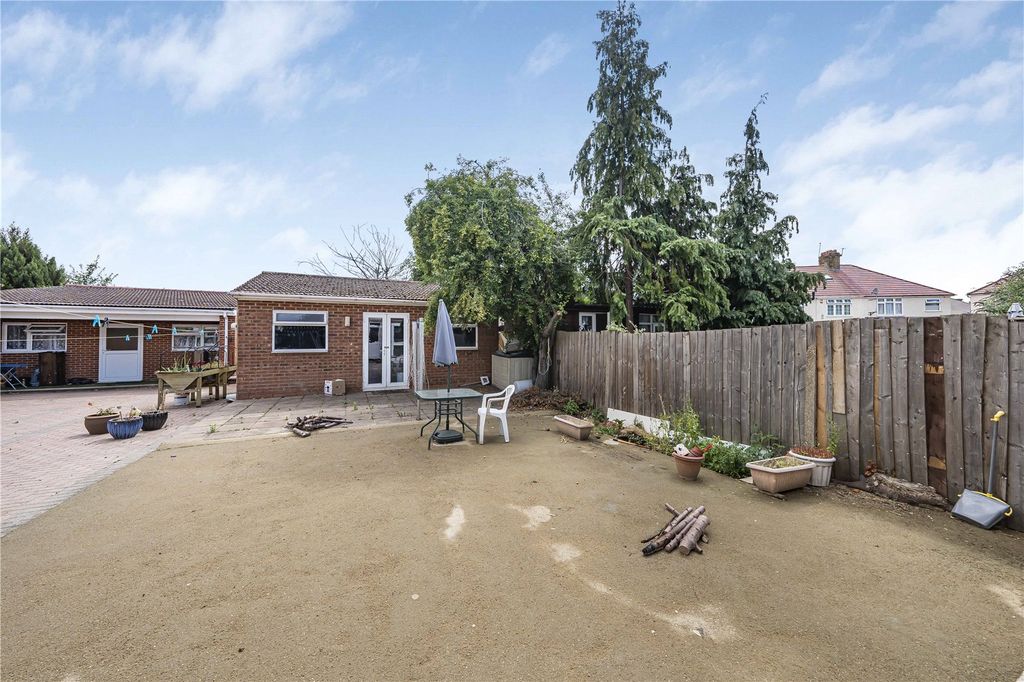 Property photo 2 of 17 Picture No. 03