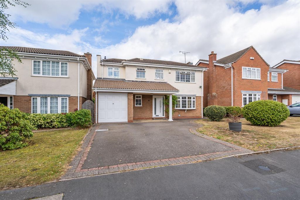 Property photo 1 of 17 6 Stapenhall Road_25.Jpg