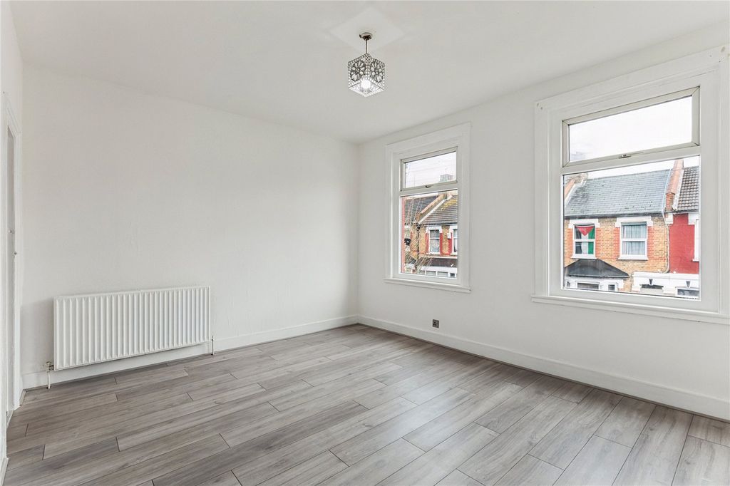 Property photo 3 of 18 Picture No. 03