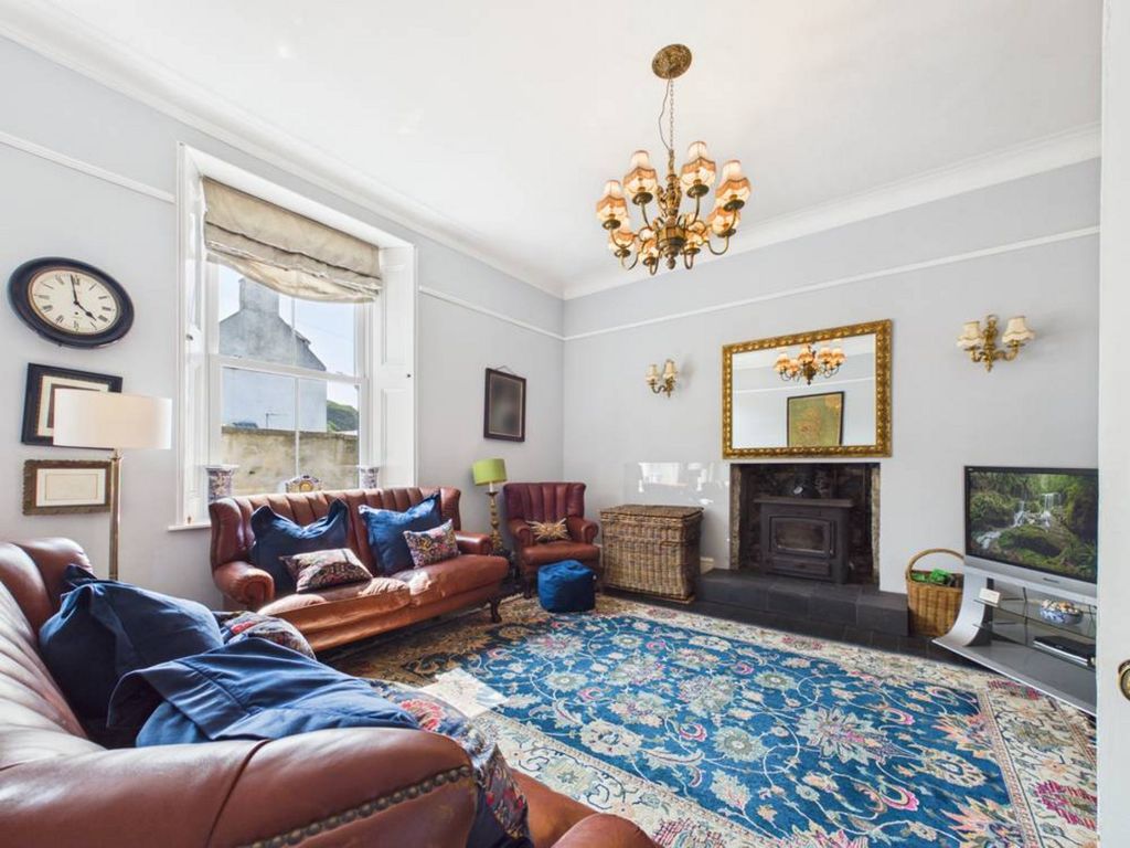 Property photo 3 of 37