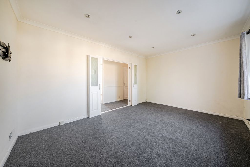 Property photo 3 of 12 1431473-13-69Bbcb...