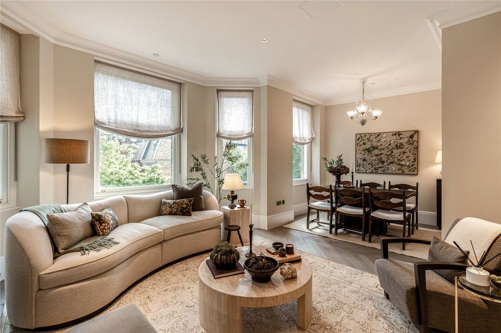 Property photo 1 of 15 Living Dining Area