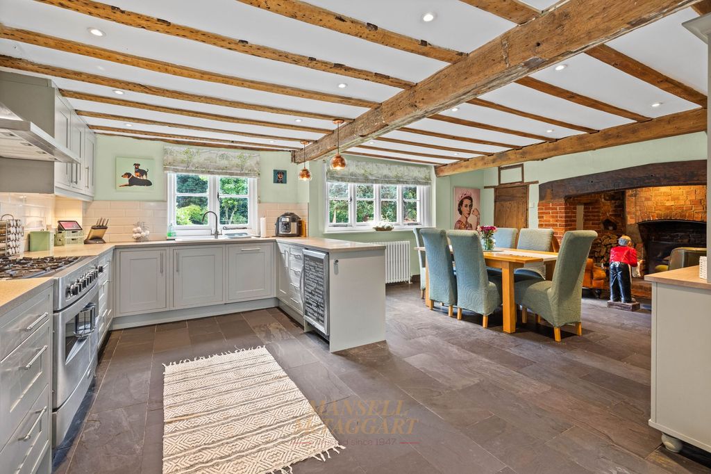 Property photo 3 of 40