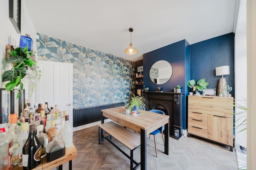 Property photo 3 of 25