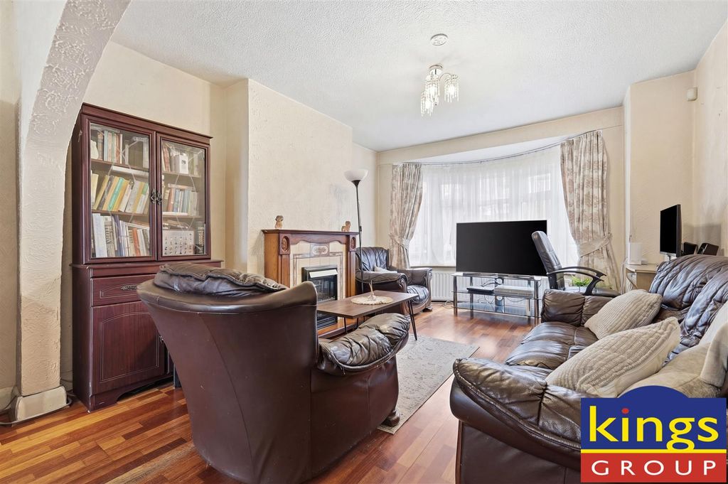 Property photo 2 of 20