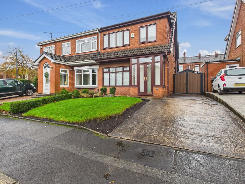 Property photo 2 of 21 Cam03729G0-Pr0197-Still023