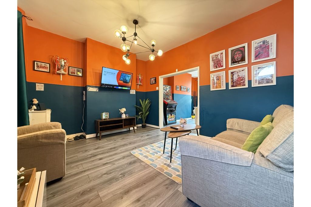 Property photo 2 of 25