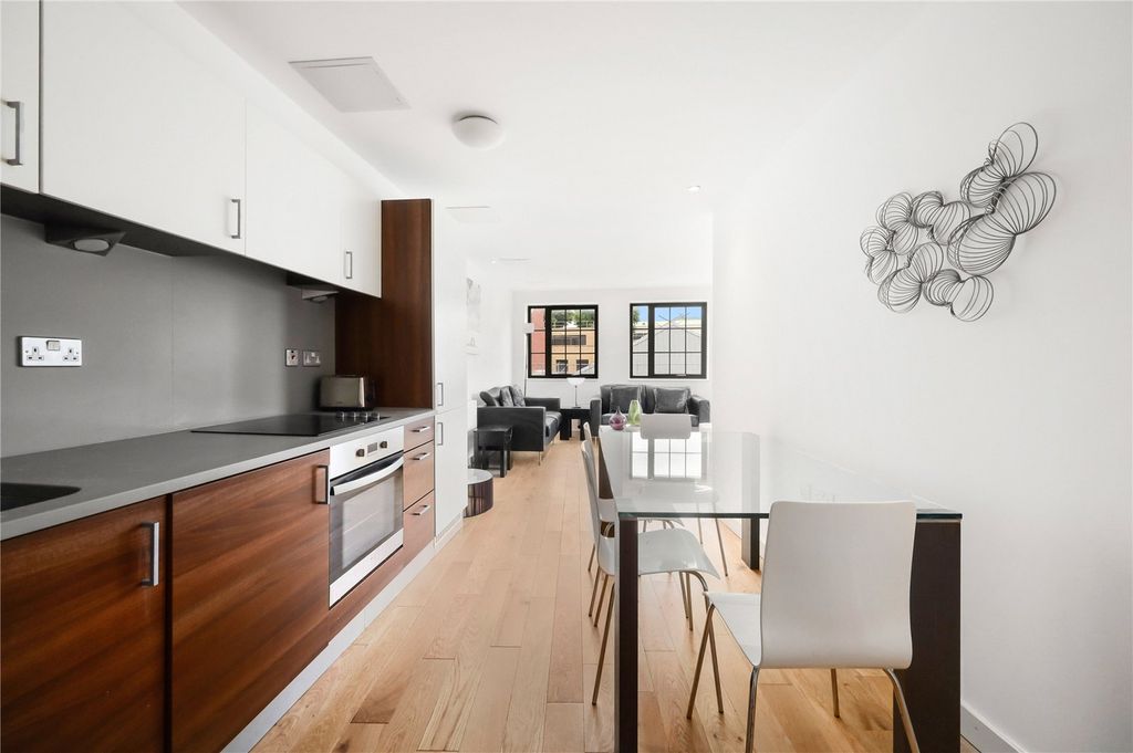 Property photo 2 of 24 Picture No. 31