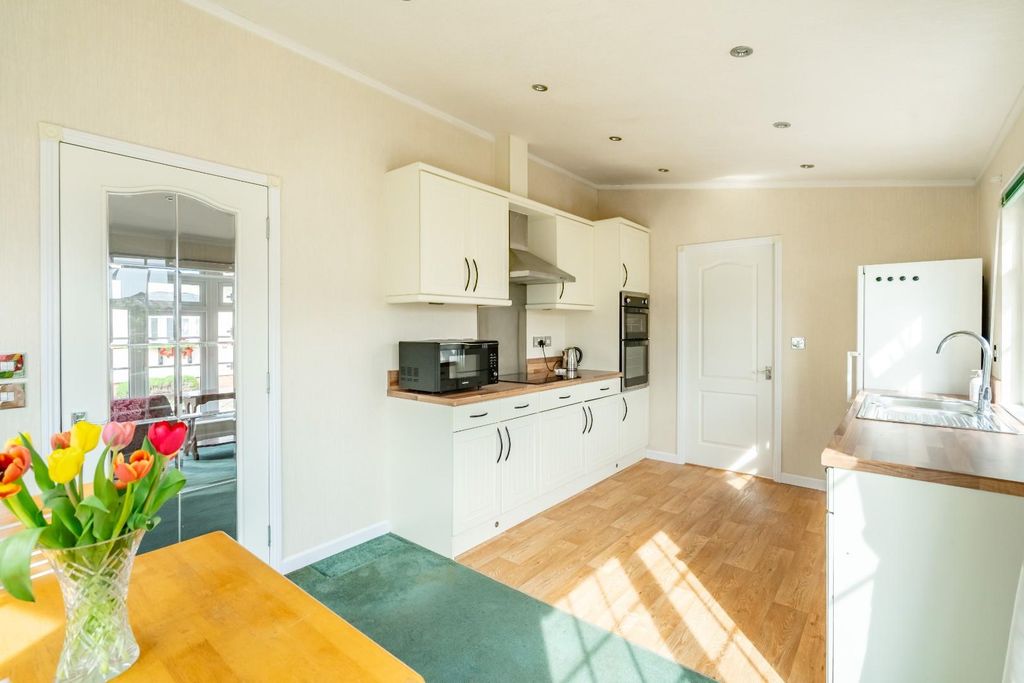 Property photo 2 of 18 18Sd-6.Jpg