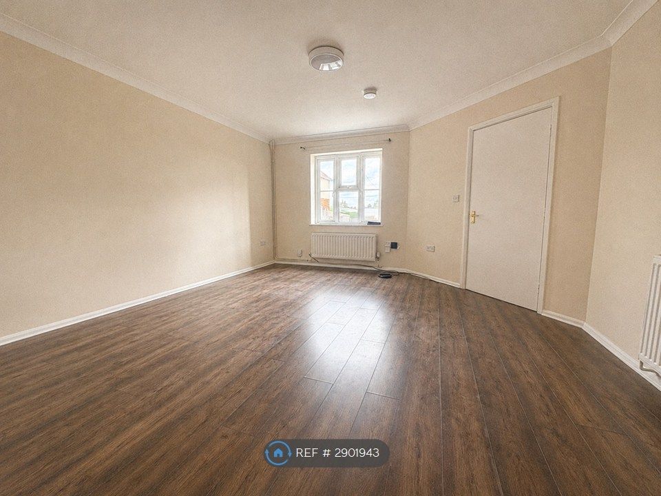 Property photo 3 of 11 Living Room