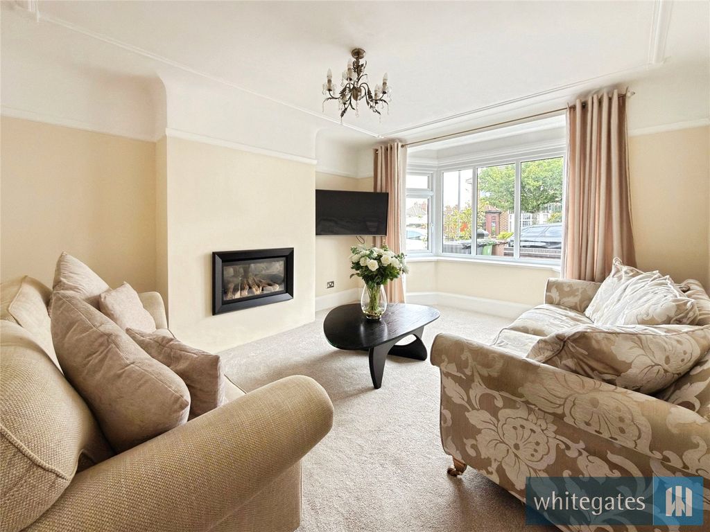 Property photo 3 of 32 Picture No. 04