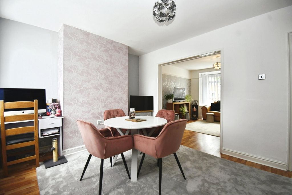 Property photo 3 of 24 Pbox-Img.Jpg