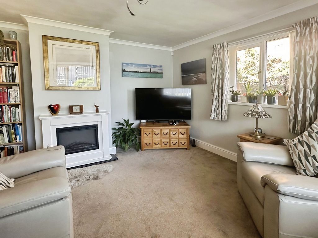 Property photo 2 of 3