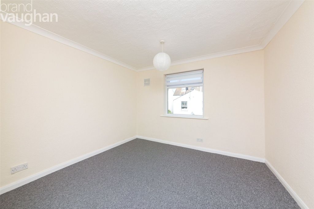 Property photo 2 of 7 Bedroom