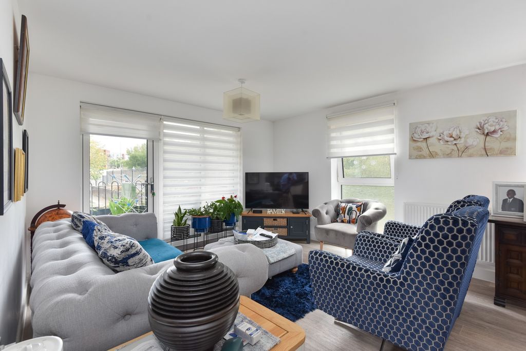 Property photo 3 of 13 429083