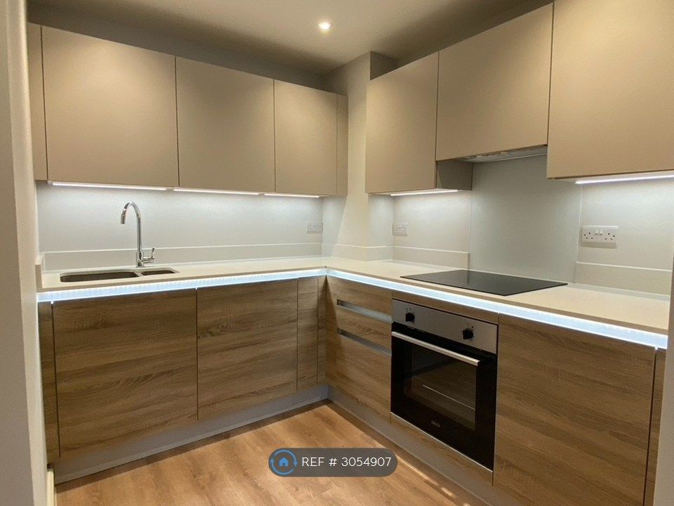 Property photo 3 of 15 Showroom Kitchen