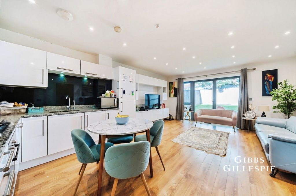 Property photo 1 of 18 Pbox-Img.Jpg