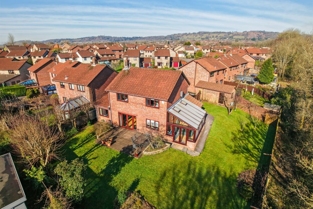 Property photo 1 of 31