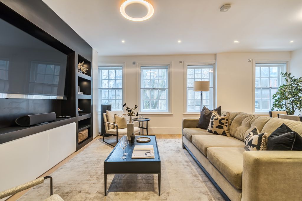 Property photo 3 of 30 Living