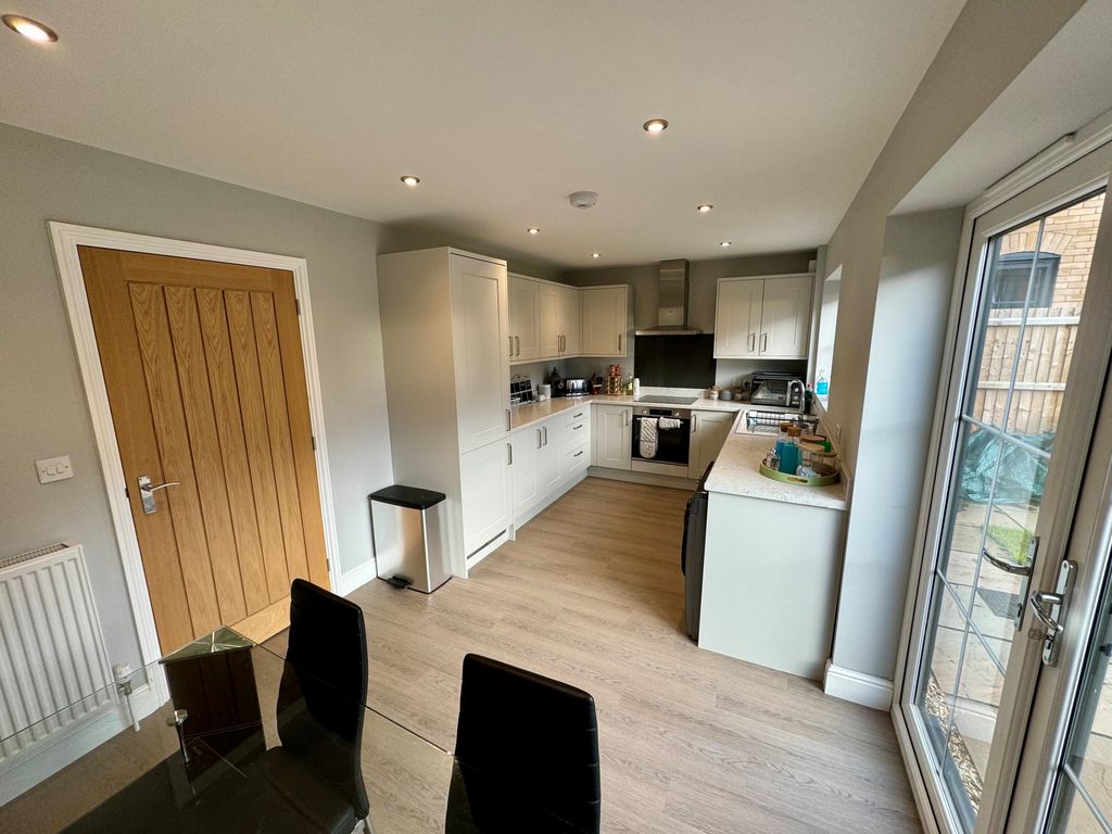 Property photo 2 of 15 Image