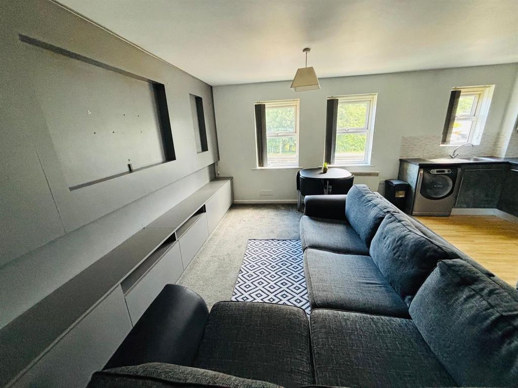 2 bed flat for saleWhitehall Croft, Leeds LS12 photo 5