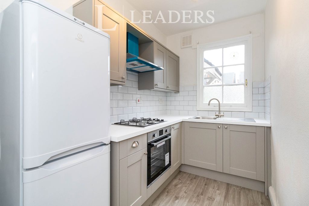 Property photo 3 of 9 Kitchen