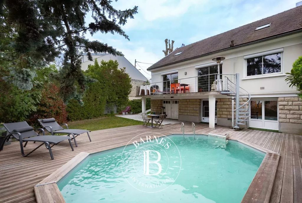 Property photo 1 of 24