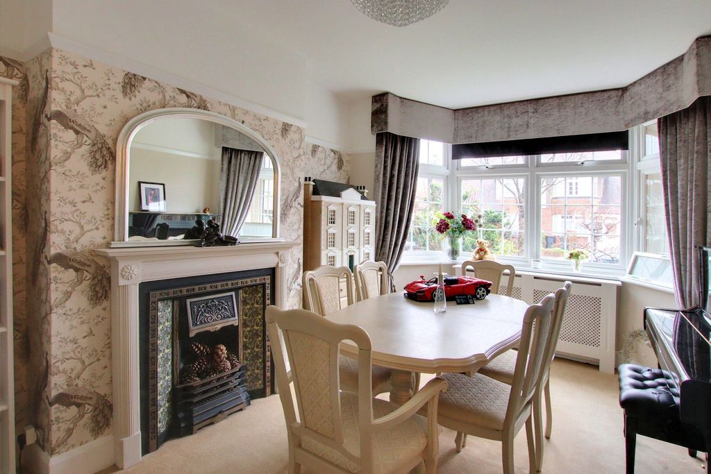 Property photo 2 of 13