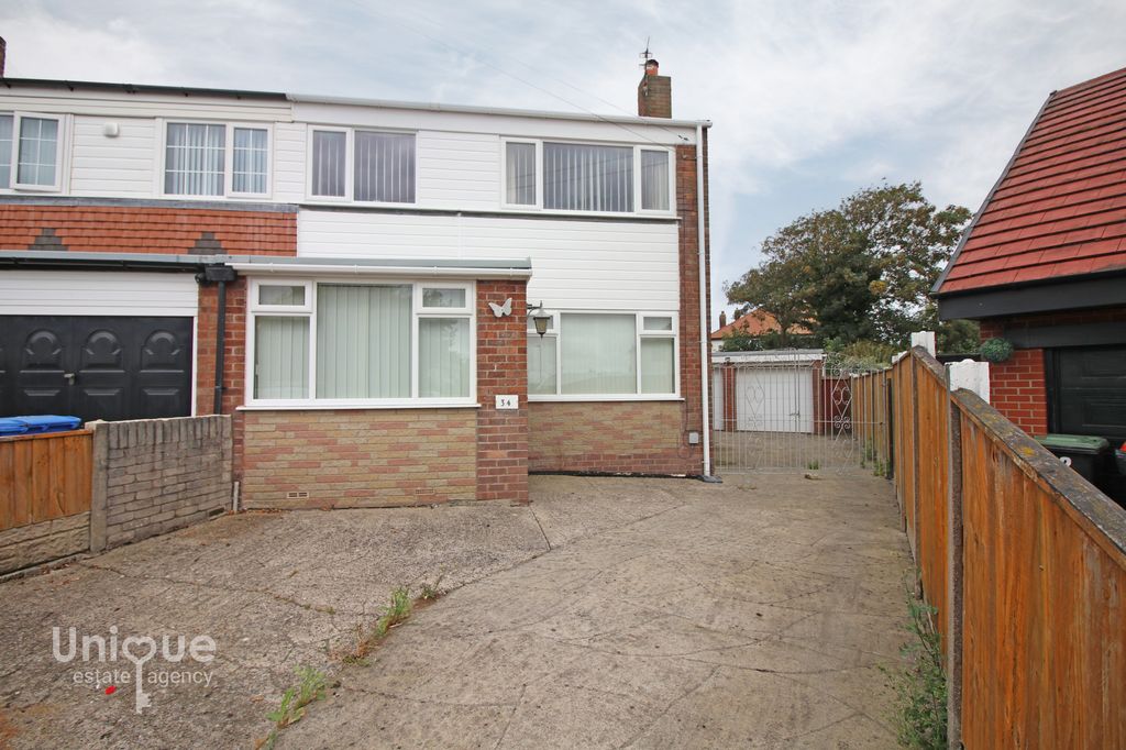 Property photo 2 of 28