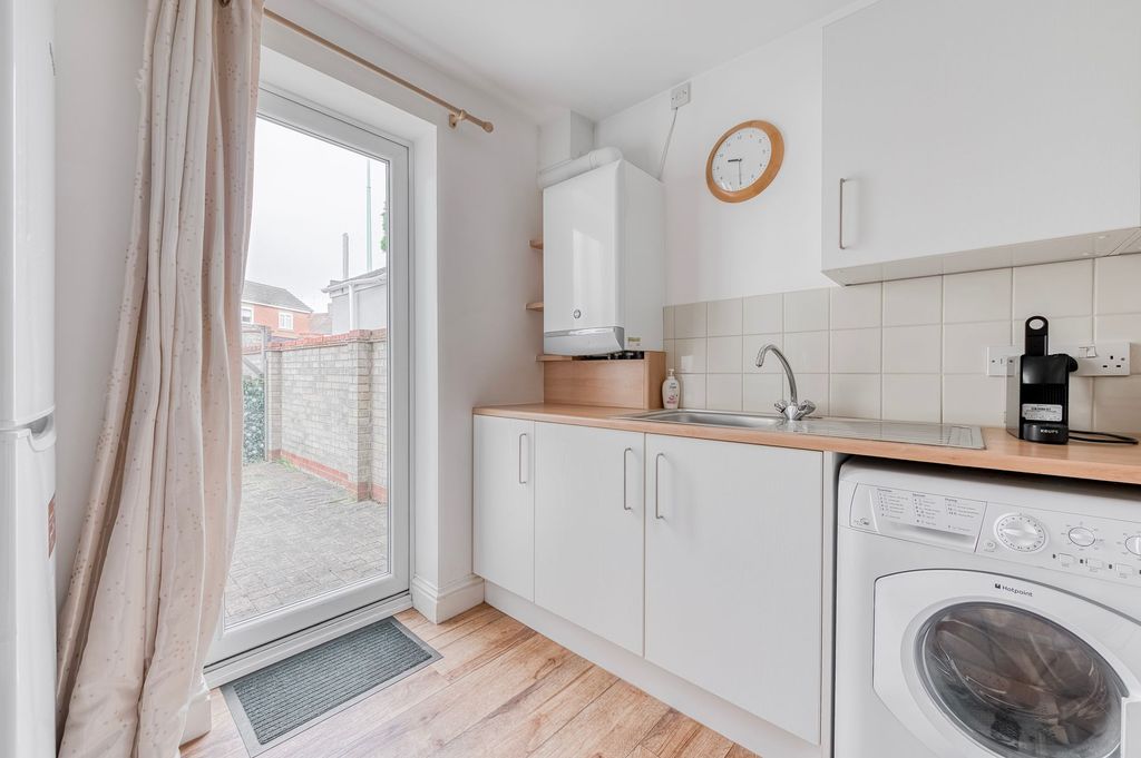 Additional image 6 of 3 bed flat for saleSt. Georges Road, Pakefield NR33