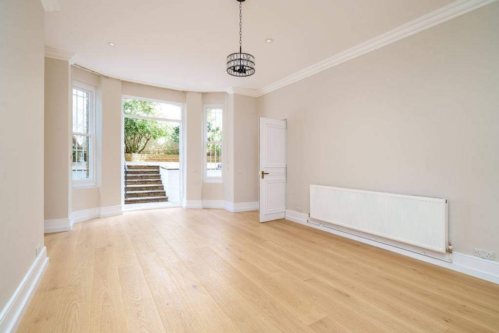 Property photo 3 of 15 Roland Gardens 16...