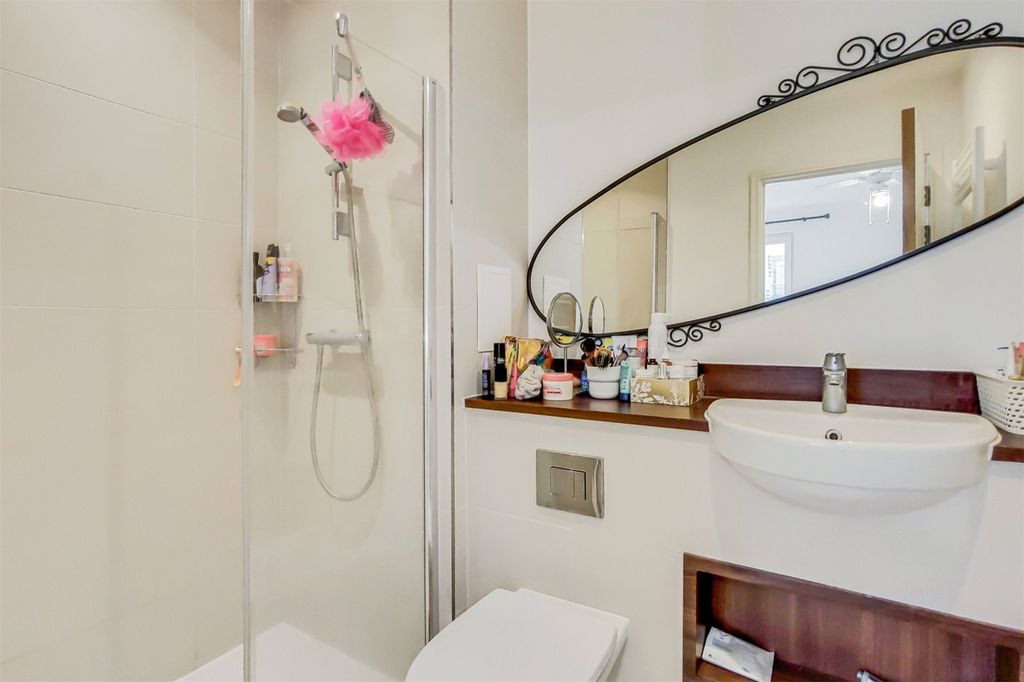 Property photo 2 of 15 Picture No. 21