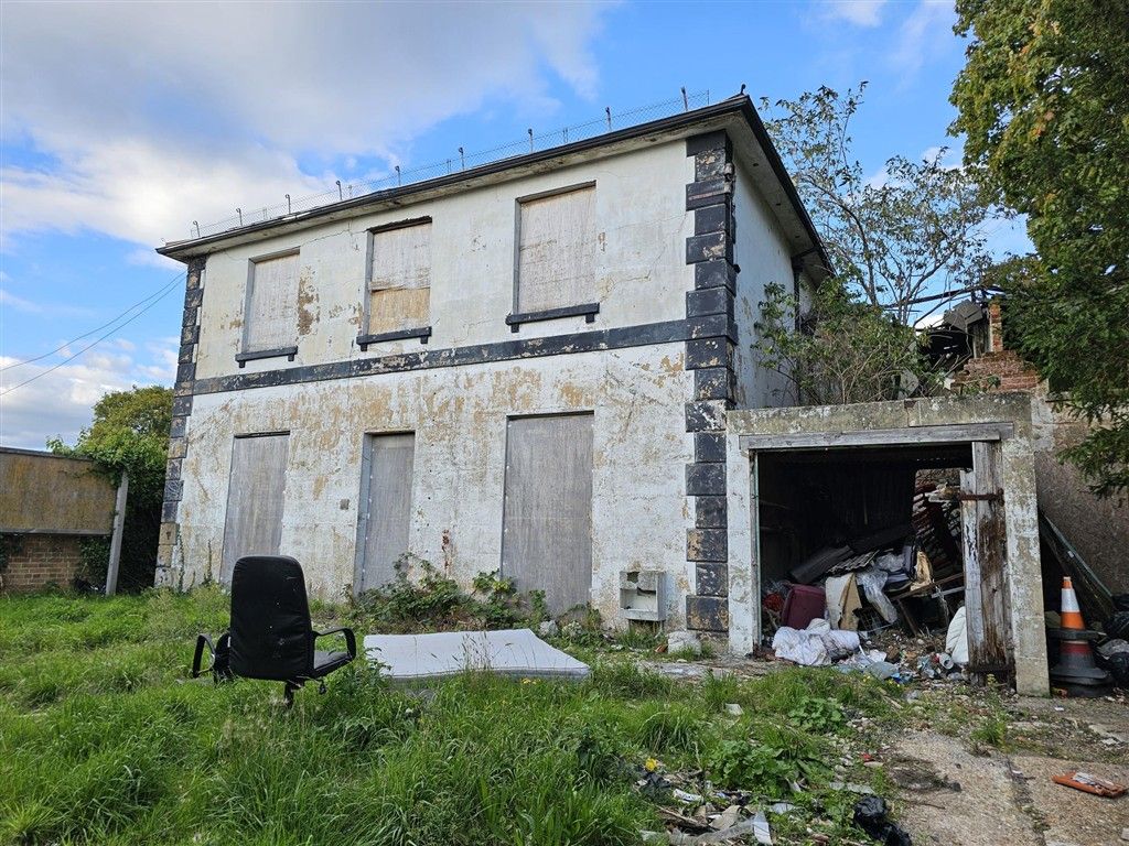 Property photo 1 of 20