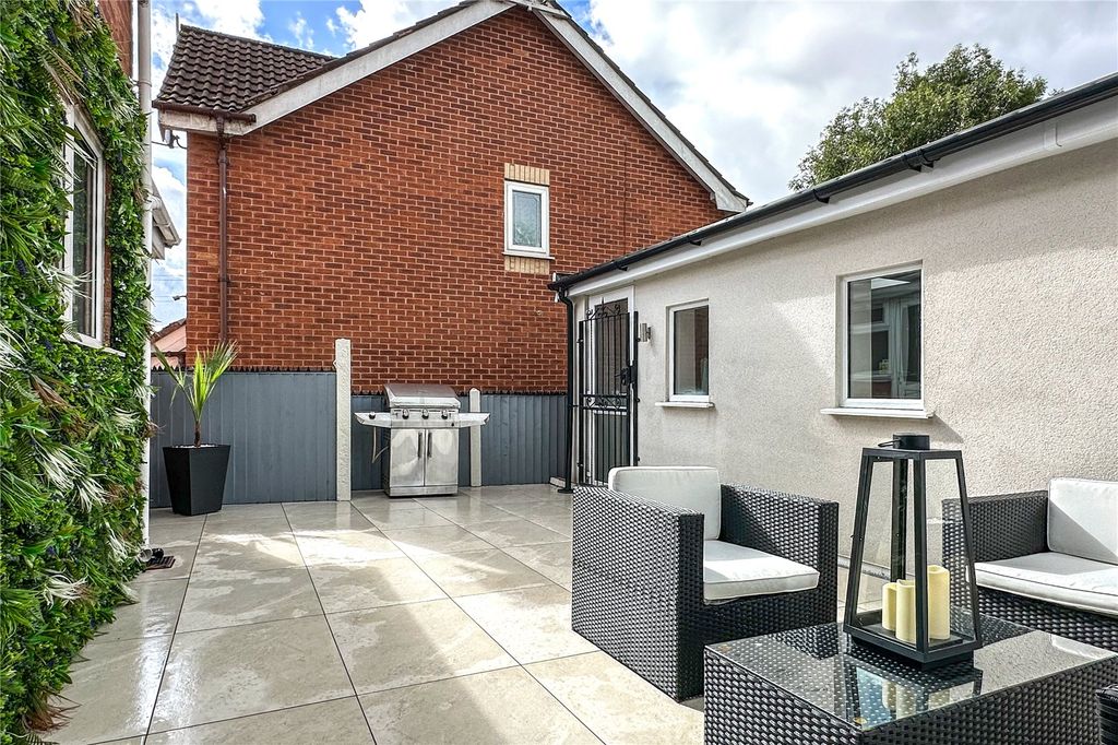 Property photo 2 of 22 External