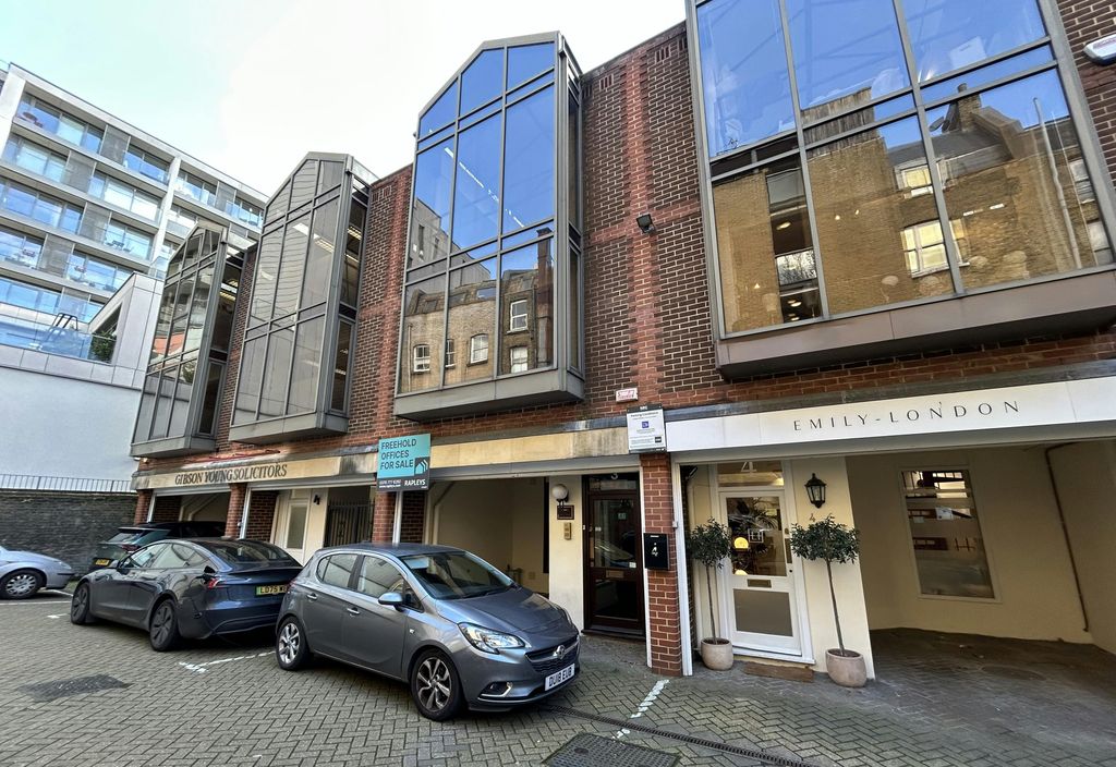 Property photo 3 of 3 3 Crescent Stables.Jpeg