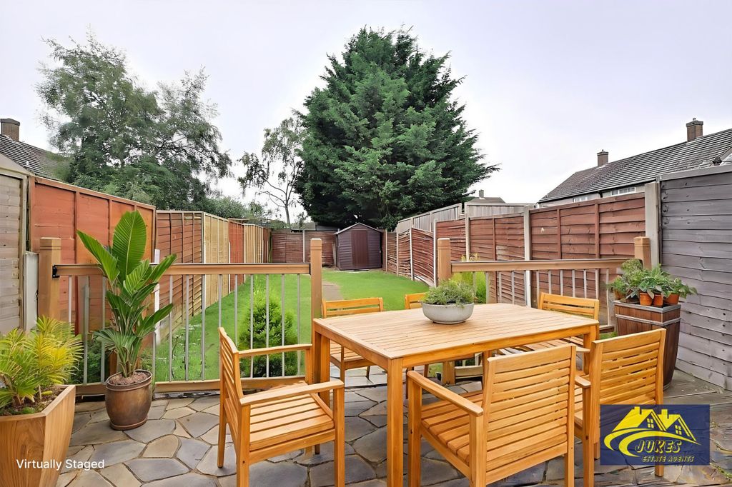 Property photo 2 of 25