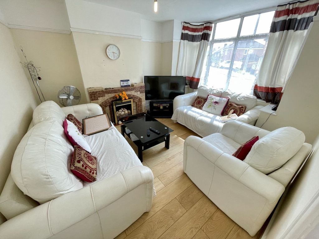 Property photo 2 of 10 5160001