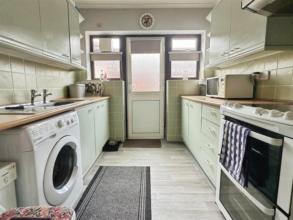 Property photo 3 of 15 Kitchen.Jpg