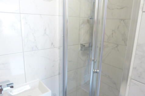 Property photo 3 of 4 85138_Flat_Leeside_Crescent_London_Greater_London_Nw11_0Jl_Studiol_Img_02_0000_Max_476x317