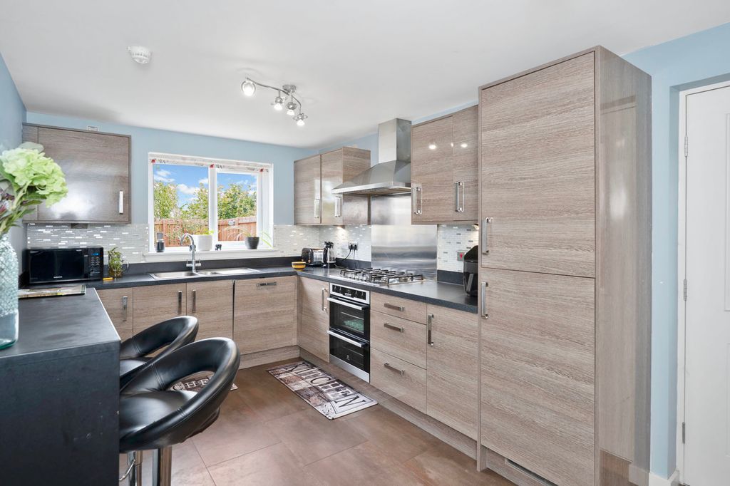 Property photo 3 of 26